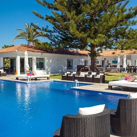 Bed & Breakfast Party, Celebration Villa In Marbella *