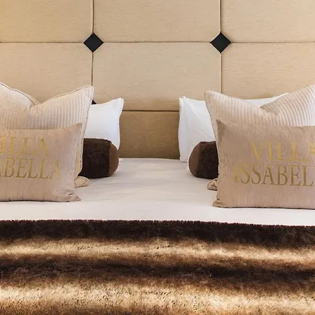 Party, Celebration Villa In Marbella Bed & Breakfast Marbella