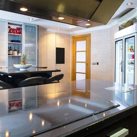 Party, Celebration Villa In Marbella Bed & Breakfast *